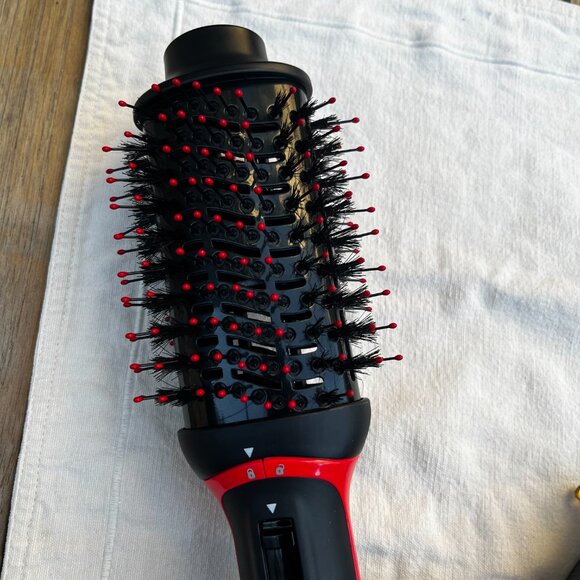 REVLON One Step 2.0 Volumizer PLUS Hair Dryer and Styler Black/Red - Tried Once - Picture 2 of 10